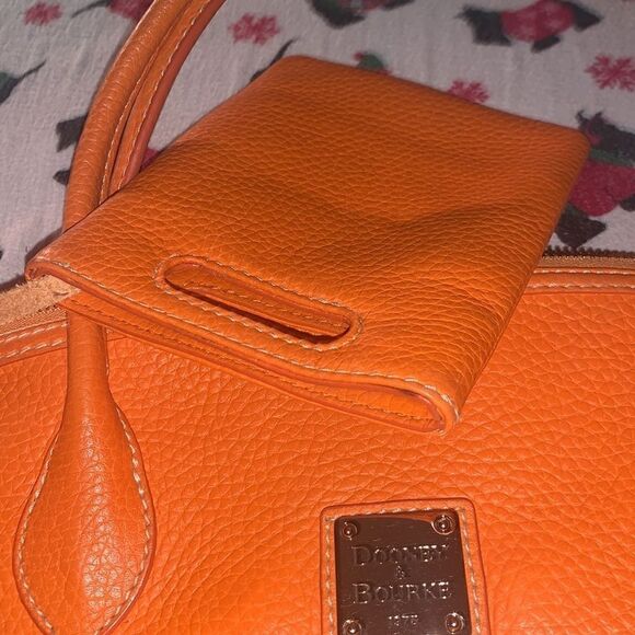 COPY - Nice Dooney & Bourke purse - Picture 7 of 15